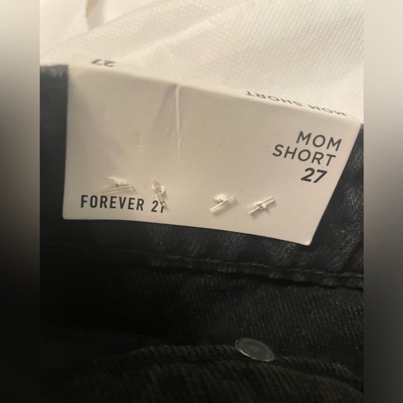 NWT Forever 21 Mom Shorts High Rise Black denim shorts raw hem Size 27 - Picture 10 of 11
